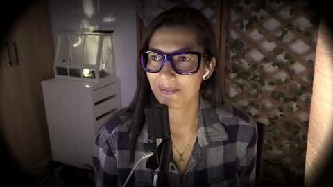 Snapshot of jessi_dreams chatting on 05-28-26, 04:21 Jessica Gomez online show from 05-28-26, 04:21