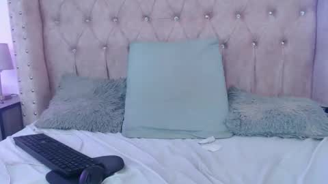 Jessica  online show from 10-25-25, 03:51