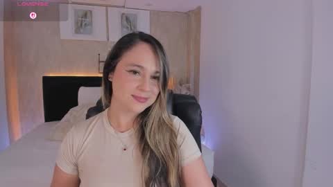 Snapshot of jessica_hotxxx chatting on 12-18-25, 03:18 Jessi online show from 12-18-25, 03:18