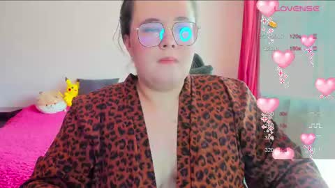 Snapshot of jessica_joy_ chatting on 06-24-26, 06:23 Natalia online show from 06-24-26, 06:23