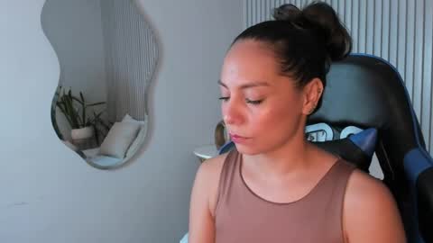 jessica_taylor_22 online show from 04-09-26, 07:30