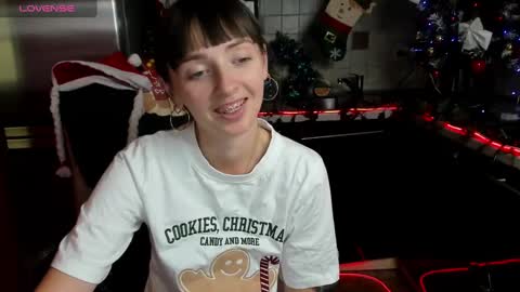 Snapshot of jessicaforris chatting on 12-30-24, 10:53 jessicaforris online show from 12-30-24, 10:53