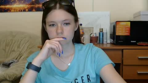 Snapshot of jessicaholland1 chatting on 06-20-26, 06:44 jessicaholland1 online show from 06-20-26, 06:44