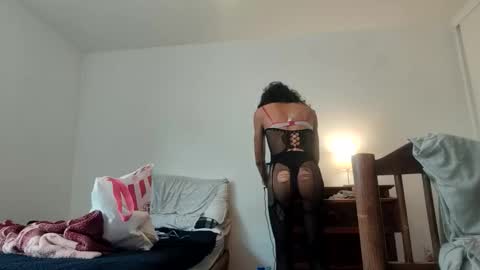 Snapshot of jessicasixnorma chatting on 10-02-25, 10:28 jessicasixnorma online show from 10-02-25, 10:28