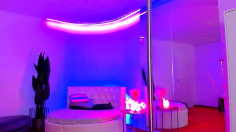 Snapshot of jessicasky_ chatting on 11-08-25, 07:12 Jessy online show from 11-08-25, 07:12