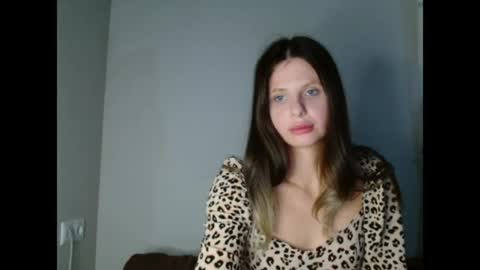 Snapshot of jessicaxq chatting on 06-23-26, 04:54 Jessicaxq online show from 06-23-26, 04:54