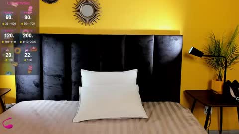 Snapshot of jessie_curlyy chatting on 03-11-25, 10:51 Jessie online show from 03-11-25, 10:51