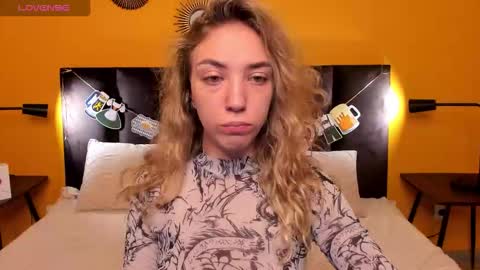 Snapshot of jessie_curlyy chatting on 09-27-25, 01:43 Jessie online show from 09-27-25, 01:43