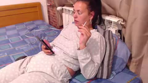 Snapshot of jessiestar3 chatting on 06-14-26, 02:57 jessiestar3 online show from 06-14-26, 02:57