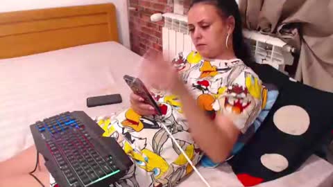 Snapshot of jessiestar3 chatting on 07-19-26, 10:24 jessiestar3 online show from 07-19-26, 10:24