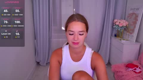 Snapshot of jessiestarz chatting on 09-13-25, 01:44 Jessi online show from 09-13-25, 01:44