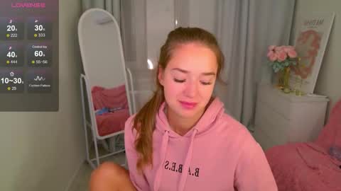 Snapshot of jessiestarz chatting on 10-04-25, 01:53 Jessi online show from 10-04-25, 01:53