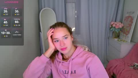 Snapshot of jessiestarz chatting on 10-10-25, 02:05 Jessi online show from 10-10-25, 02:05