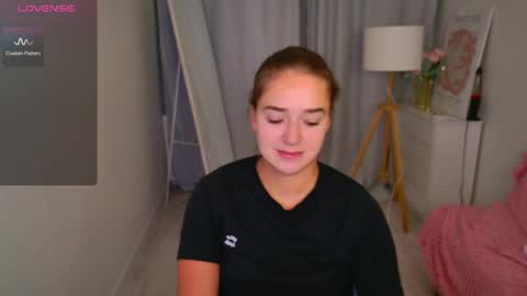 Snapshot of jessiestarz chatting on 04-15-26, 02:02 Jessi online show from 04-15-26, 02:02