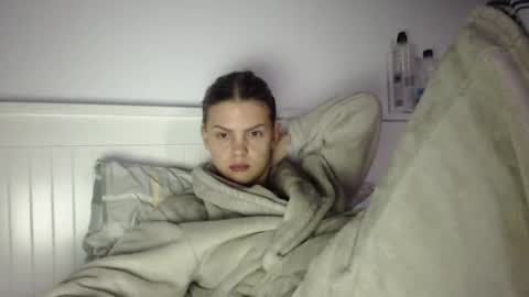 jessieryan online show from 11-14-25, 05:06