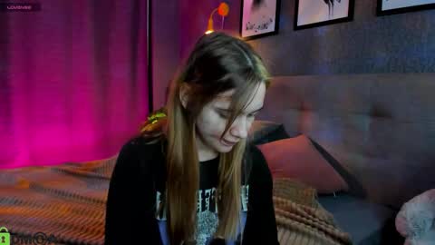 Jessie online show from 10-22-25, 07:08