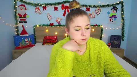 Snapshot of jessikadaniels chatting on 12-02-24, 07:14 Jess online show from 12-02-24, 07:14