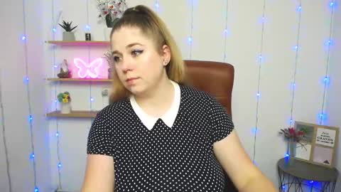 Snapshot of jessikadaniels chatting on 01-28-25, 10:23 Jess online show from 01-28-25, 10:23