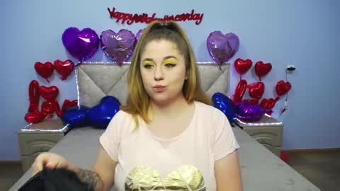 Snapshot of jessikadaniels chatting on 02-20-25, 07:12 Jess online show from 02-20-25, 07:12