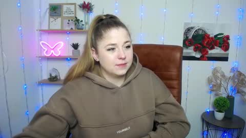 Snapshot of jessikadaniels chatting on 03-06-25, 07:03 Jess online show from 03-06-25, 07:03