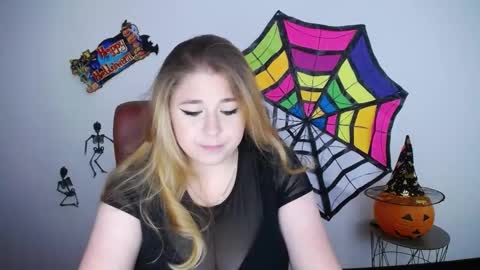 Snapshot of jessikadaniels chatting on 10-20-25, 06:25 Jess online show from 10-20-25, 06:25