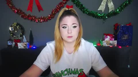 Snapshot of jessikadaniels chatting on 12-18-25, 07:25 Jess online show from 12-18-25, 07:25