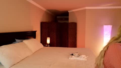 Jess Ryan online show from 11-18-25, 01:22