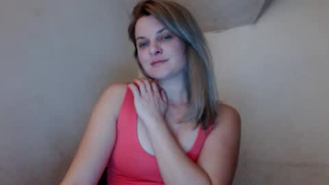 Snapshot of jessyangels chatting on 03-10-26, 08:47 jessyangels online show from 03-10-26, 08:47