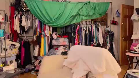 Snapshot of jessyboi0504 chatting on 07-14-26, 10:43 seductress Cyber Succubus online show from 07-14-26, 10:43