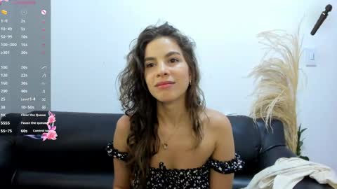 Snapshot of jessye_golden chatting on 05-13-26, 05:43 jessye_golden online show from 05-13-26, 05:43