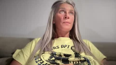 Snapshot of jessye_vega chatting on 10-03-25, 05:43 Jessye online show from 10-03-25, 05:43