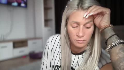 Snapshot of jessye_vega chatting on 10-16-25, 10:05 Jessye online show from 10-16-25, 10:05