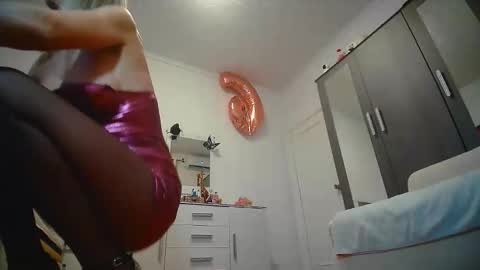 Snapshot of jesyruby21 chatting on 11-11-25, 07:30 jesy online show from 11-11-25, 07:30