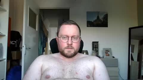 Snapshot of jeuneloup92 chatting on 02-25-25, 05:15 jeuneloup92 online show from 02-25-25, 05:15