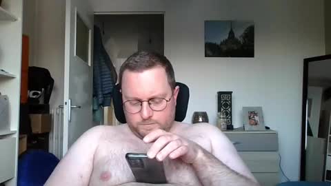 Snapshot of jeuneloup92 chatting on 03-03-25, 05:29 jeuneloup92 online show from 03-03-25, 05:29