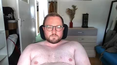 Snapshot of jeuneloup92 chatting on 09-21-25, 12:51 jeuneloup92 online show from 09-21-25, 12:51