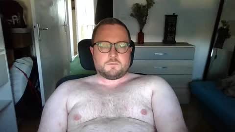 Snapshot of jeuneloup92 chatting on 09-29-25, 04:56 jeuneloup92 online show from 09-29-25, 04:56