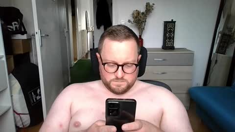 Snapshot of jeuneloup92 chatting on 10-24-25, 03:19 jeuneloup92 online show from 10-24-25, 03:19