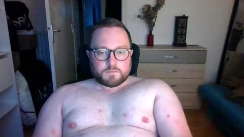 Snapshot of jeuneloup92 chatting on 11-03-25, 05:03 jeuneloup92 online show from 11-03-25, 05:03