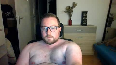 Snapshot of jeuneloup92 chatting on 11-13-25, 05:23 jeuneloup92 online show from 11-13-25, 05:23