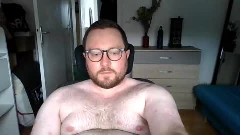 Snapshot of jeuneloup92 chatting on 11-15-25, 09:28 jeuneloup92 online show from 11-15-25, 09:28