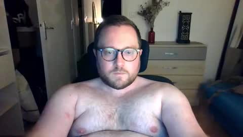 Snapshot of jeuneloup92 chatting on 01-14-26, 05:40 jeuneloup92 online show from 01-14-26, 05:40