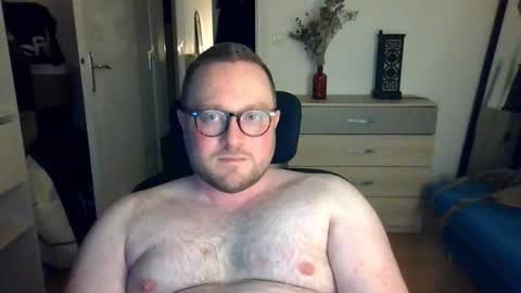 Snapshot of jeuneloup92 chatting on 01-16-26, 08:24 jeuneloup92 online show from 01-16-26, 08:24