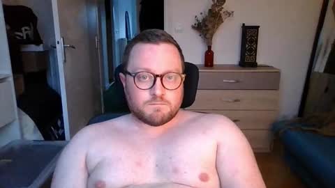 Snapshot of jeuneloup92 chatting on 02-09-26, 05:17 jeuneloup92 online show from 02-09-26, 05:17