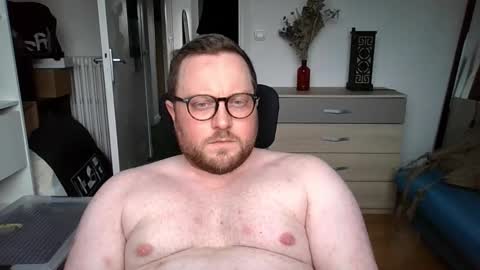 Snapshot of jeuneloup92 chatting on 02-13-26, 04:14 jeuneloup92 online show from 02-13-26, 04:14