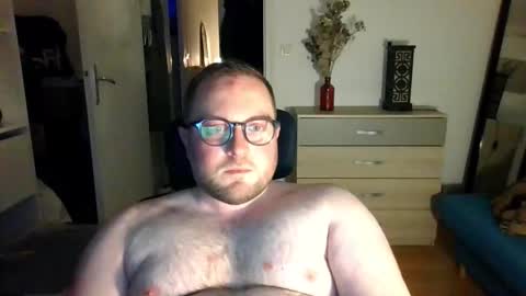 Snapshot of jeuneloup92 chatting on 03-16-26, 09:41 jeuneloup92 online show from 03-16-26, 09:41