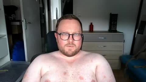 jeuneloup92 online show from 06-03-26, 04:12