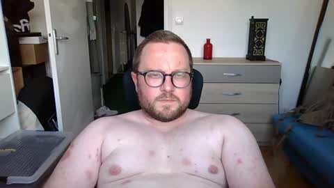jeuneloup92 online show from 07-09-26, 04:00