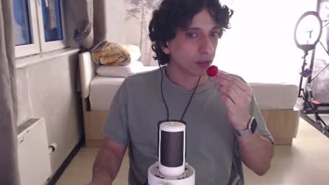 jeuo online show from 06-15-26, 06:21