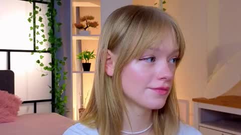 Gwen online show from 03-25-26, 08:15